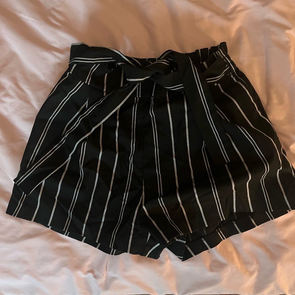 H&M summer shorts /paperbag